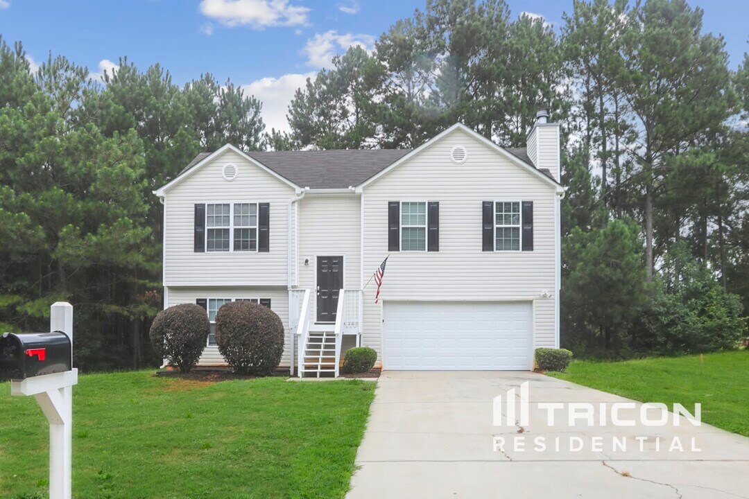 1206 Oakland Dr in Monroe, GA - Building Photo
