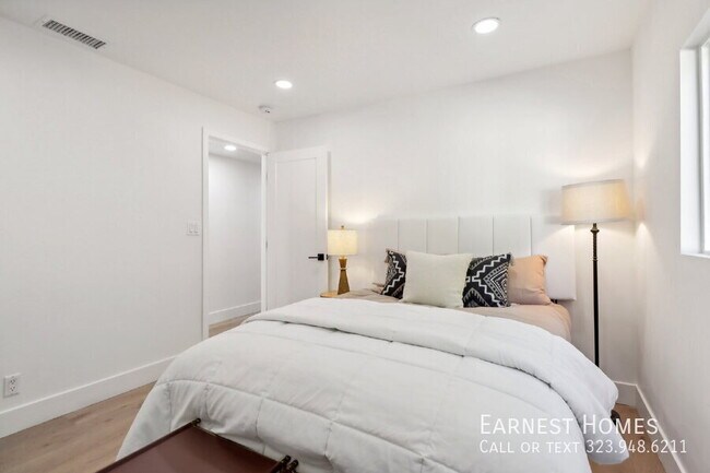 property at 4656 Greenbush Ave