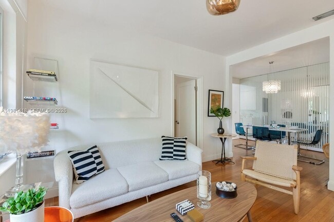 739 11th St in Miami Beach, FL - Building Photo - Building Photo