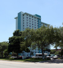 Phillip Benjamin Tower in St. Petersburg, FL - Building Photo - Building Photo