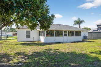 591 Seaport Terrace SE in Palm Bay, FL - Building Photo - Building Photo