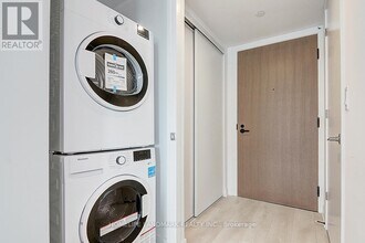 8-418 Tippett Rd in Toronto, ON - Building Photo - Building Photo