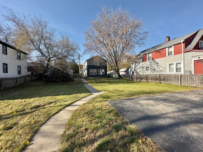 5723 N 38th St in Milwaukee, WI - Building Photo - Building Photo