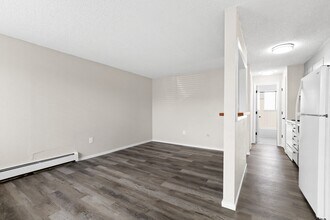 Royal Chateau Apartments in Denver, CO - Foto de edificio - Building Photo