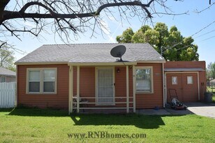440 Lampasas Ave in Sacramento, CA - Building Photo