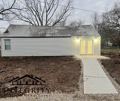 802 U.S. Rte 66 in Waynesville, MO - Building Photo