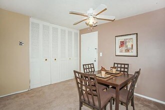 Premier at Cherry Hill in Cherry Hill, NJ - Foto de edificio - Interior Photo