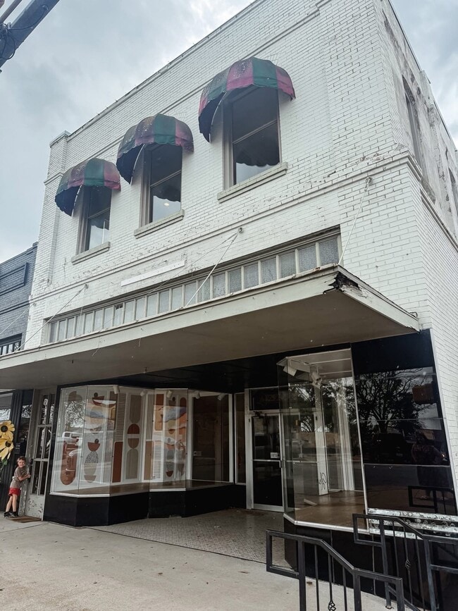 property at 113 W Tyler St