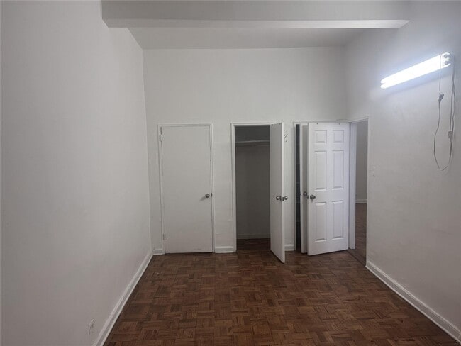 83-40 Austin St in Queens, NY - Building Photo - Building Photo