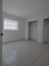 2040 NE 170th St in North Miami Beach, FL - Building Photo - Building Photo