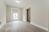 410 S Newkirk St photo'