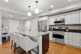 855 Lagrange St in Boston, MA - Building Photo - Building Photo