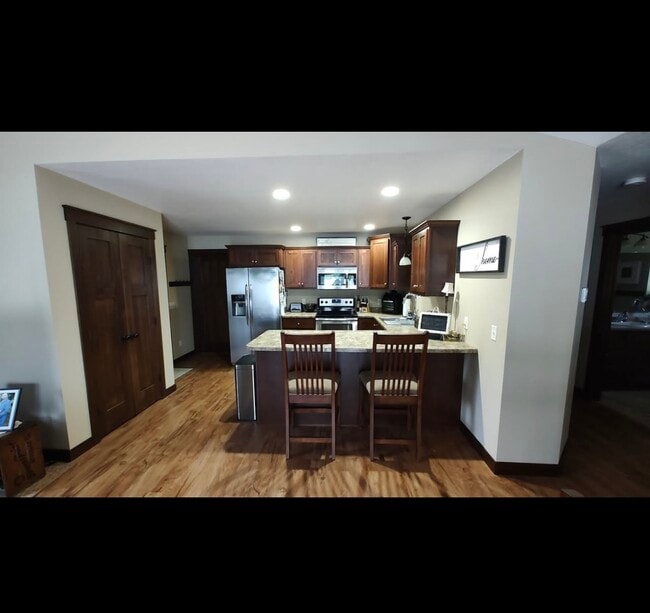 2525 Lake Ct in Altoona, WI - Foto de edificio - Building Photo