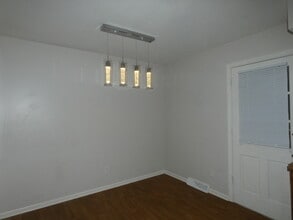 8808 Orchard St in Pleasant Valley, MO - Building Photo - Building Photo