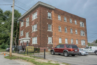 16 W 37th St in Kansas City, MO - Building Photo - Building Photo