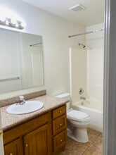 La Casa Elegante in Fresno, CA - Building Photo - Building Photo