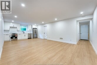 360 Bouffard Rd in Windsor, ON - Building Photo - Building Photo