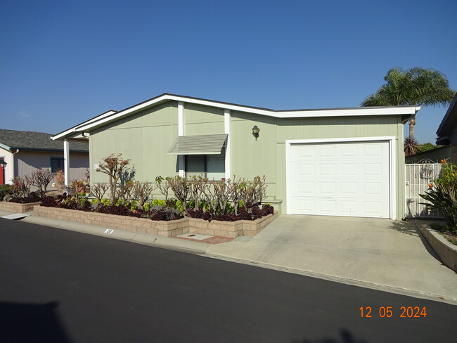 975 W Telegraph Rd in Santa Paula, CA - Building Photo - Building Photo