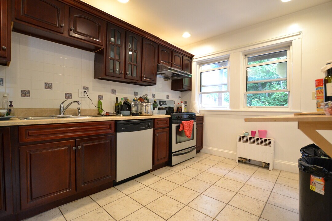 15 Greycliff Rd in Boston, MA - Building Photo