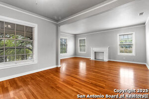 336 E Lullwood Ave in San Antonio, TX - Building Photo - Building Photo
