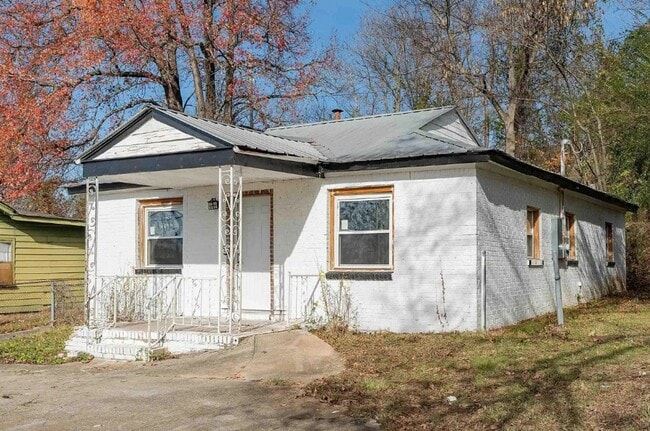 property at 224 E Ann Dr SW