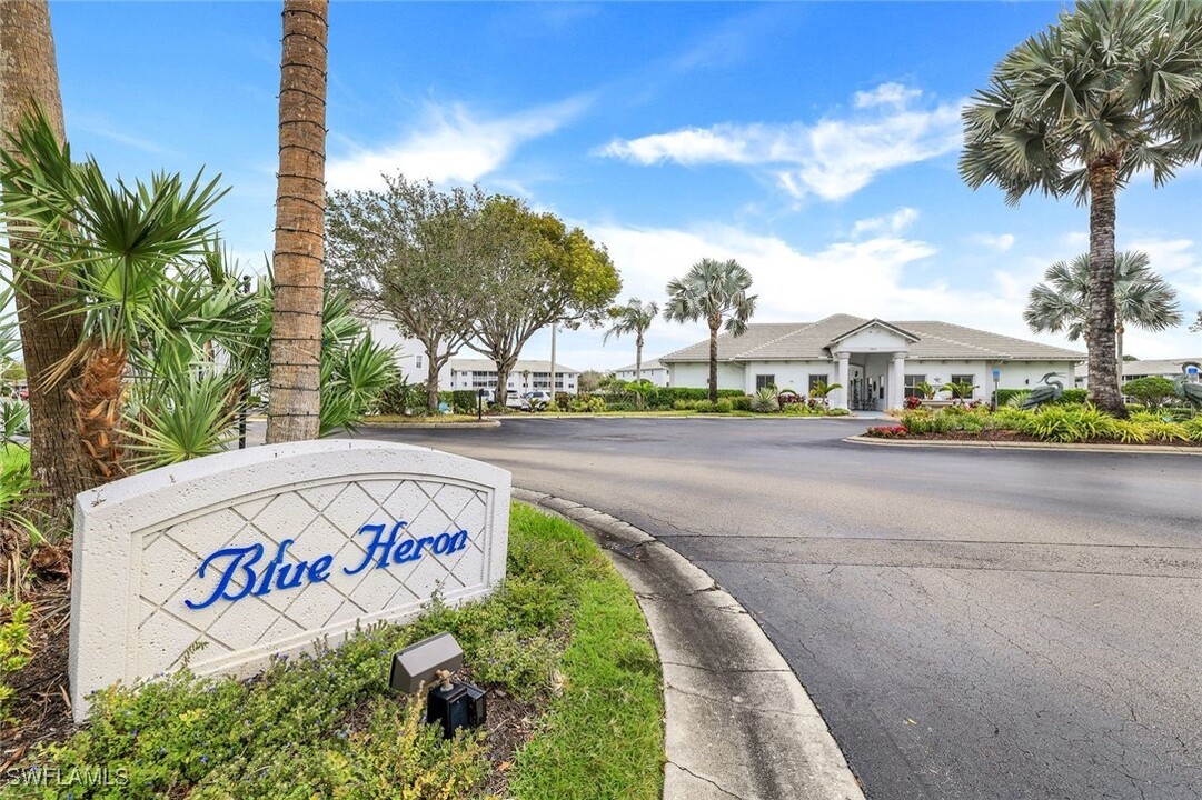 7818 Great Heron Way in Naples, FL - Building Photo
