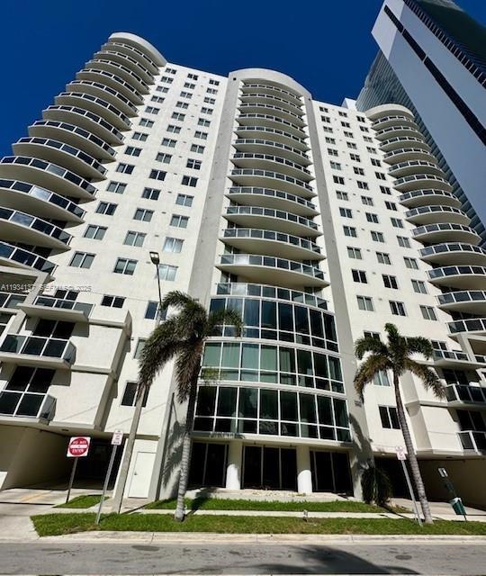 601 NE 23rd St, Unit 1106 in Miami, FL - Building Photo