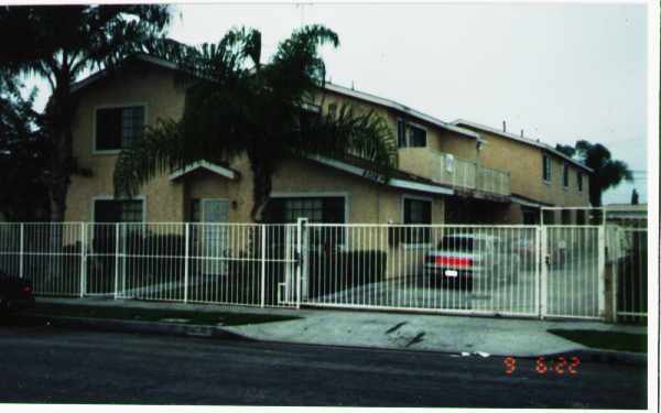 6038 Fry St in Bell Gardens, CA - Foto de edificio