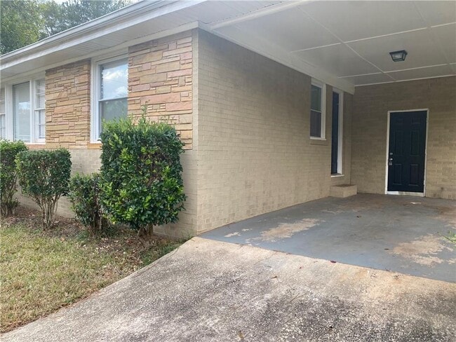 2493 Miriam Ln in Decatur, GA - Building Photo - Building Photo