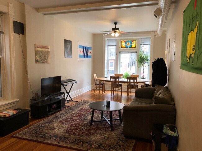 1323 N Wicker Park Ave, Unit 1 in Chicago, IL - Foto de edificio - Building Photo