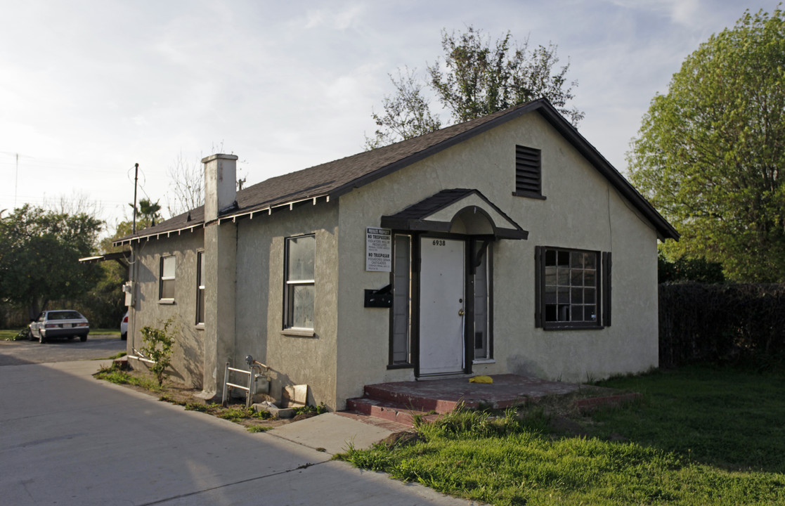 6938-6940 Glasgow Ave in San Bernardino, CA - Building Photo