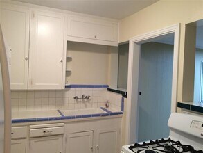 2912 W Clarendon Dr in Dallas, TX - Building Photo - Building Photo