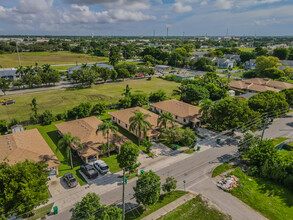 944 NW 14th St in Homestead, FL - Building Photo - Building Photo