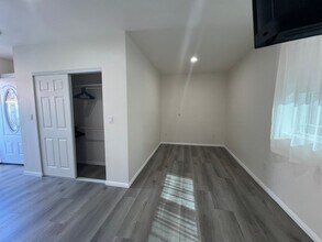 3587 Sweetwood St in Simi Valley, CA - Building Photo - Building Photo