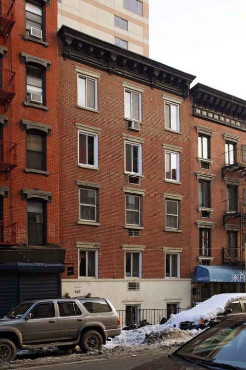 343 E 9th St in New York, NY - Foto de edificio