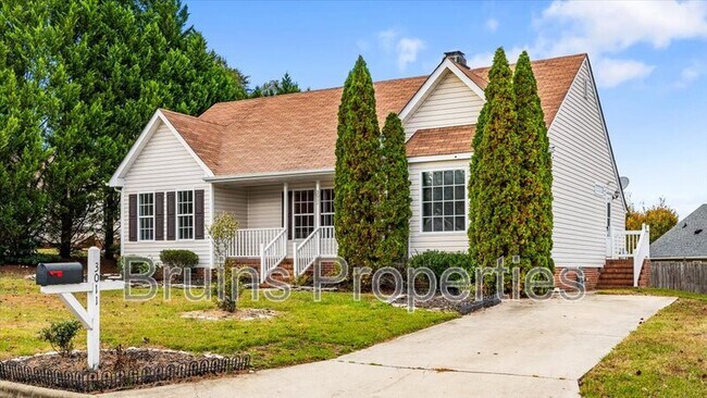 3011 Butterwood Dr in Jamestown, NC - Building Photo - Building Photo