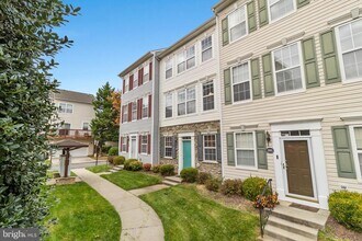 21809 Kelsey Square in Ashburn, VA - Building Photo - Building Photo