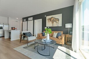 LakePointe in Charlotte, NC - Building Photo