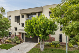 1127 Winchester Ave in Glendale, CA - Building Photo - Primary Photo