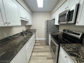 5325 Summerlin Rd in Ft. Myers, FL - Building Photo - Building Photo