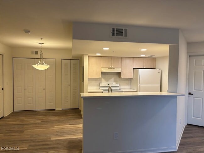 1755 Four Mile Cove Pkwy in Cape Coral, FL - Building Photo - Building Photo