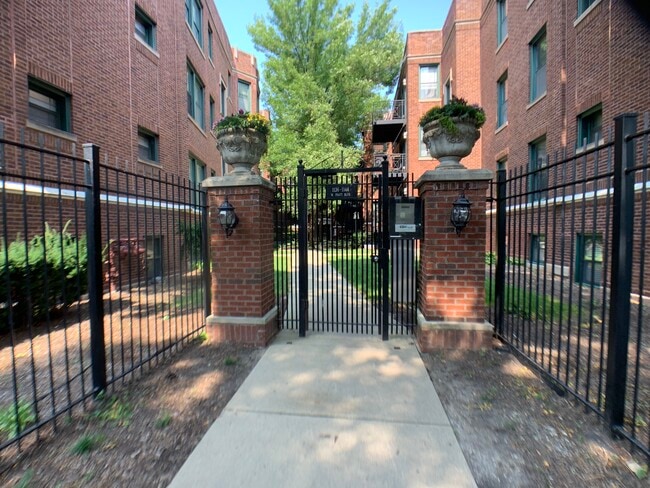 property at 1144 W Pratt Blvd