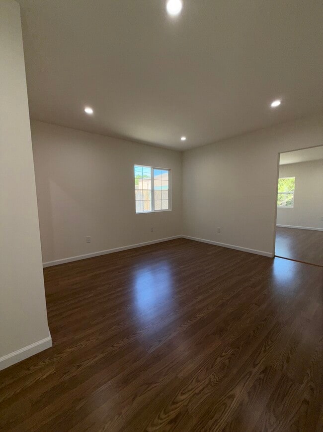 762 1/2 N Ridgewood Pl, Unit 762 1/2 in Los Angeles, CA - Building Photo - Building Photo