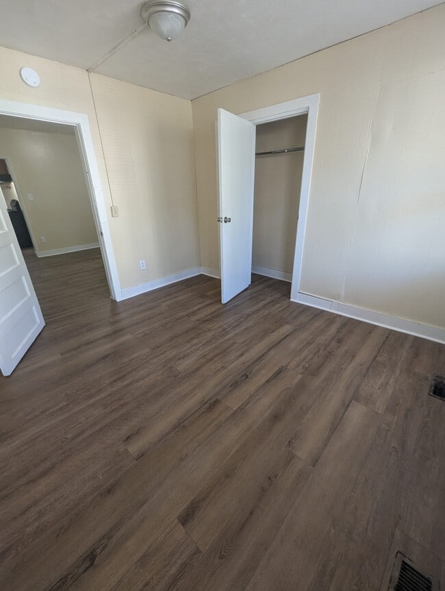 34 Hallock St, Unit 1 in New Haven, CT - Foto de edificio - Building Photo