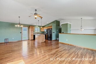 925 Crimson Ct in Rapid City, SD - Building Photo - Building Photo