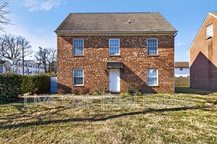 1604 Parks Ave in Virginia Beach, VA - Building Photo