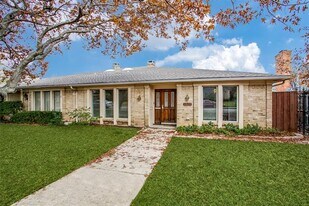 7327 Wellcrest Dr in Dallas, TX - Building Photo