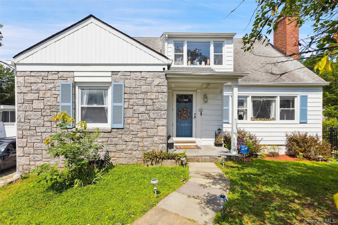 69 Ardell Rd in Yonkers, NY - Building Photo