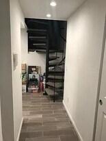 211 Thompson St in New York, NY - Building Photo