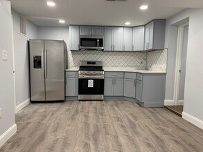 60 Beach Rd in Revere, MA - Building Photo - Building Photo